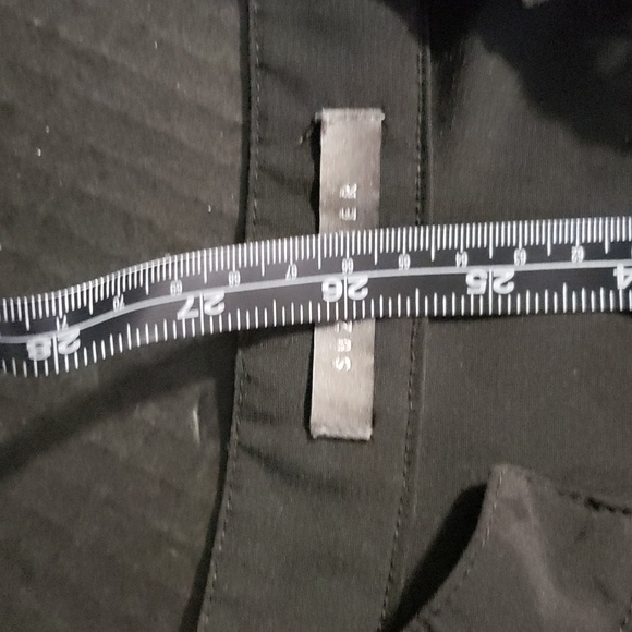 Suzy Shier Black Ruffle Sleeveless Blouse. Size L. - Picture 5 of 8